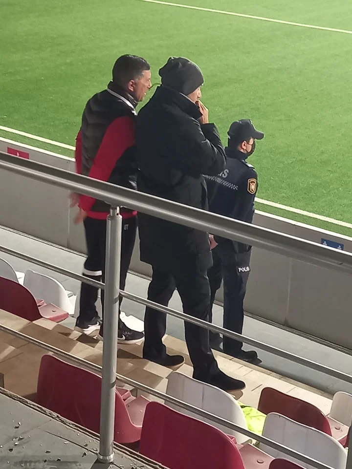 Qayğıkeş "Neftçi" futbolçuları, təmkinli Samir Abasov... - OYUNDANKƏNAR 