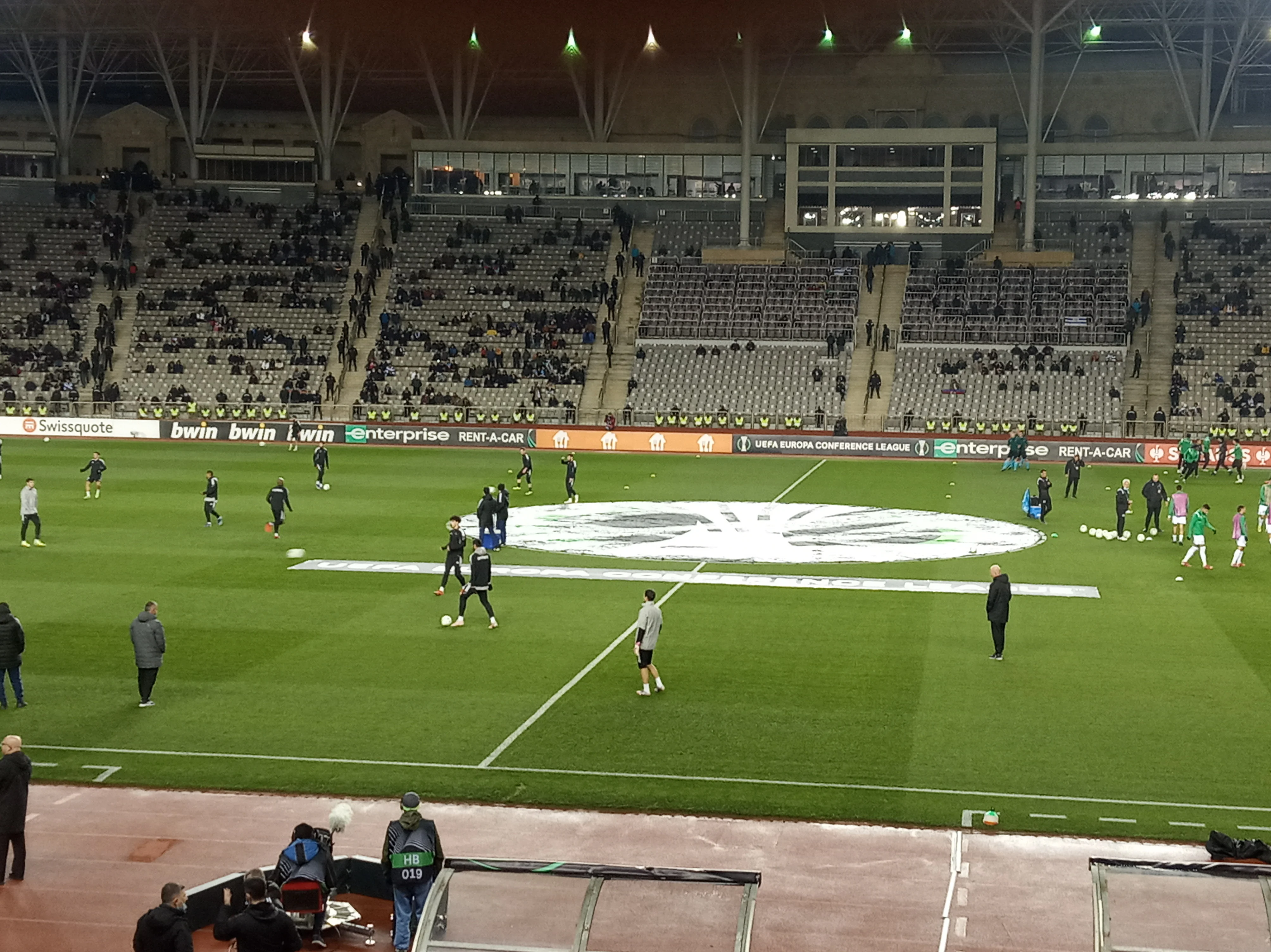 "Qarabağ" azarkeşlərindən nəhəng İmarət pankartı - OYUNDANKƏNAR 