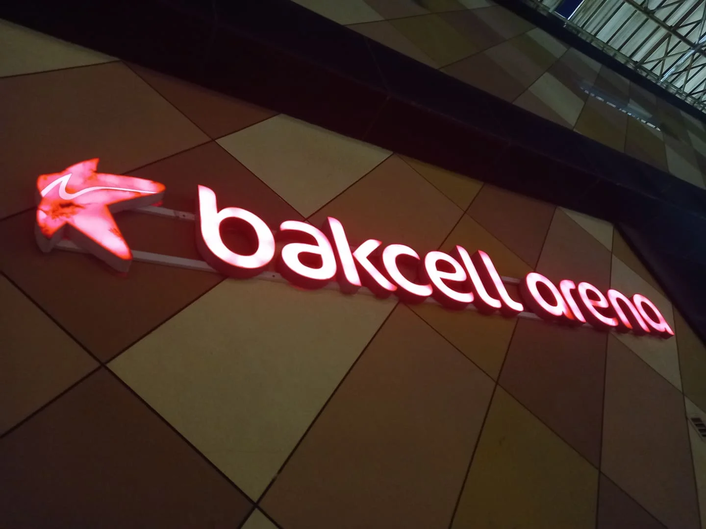 "Bakcell Arena"da gərginlik: Kamran Ağayev Mbodjla... - OYUNDANKƏNAR 