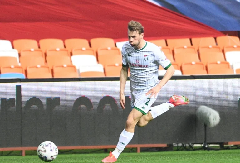 "Bursaspor" futbolçusunu məhkəmə ilə hədələdi - FOTO 
