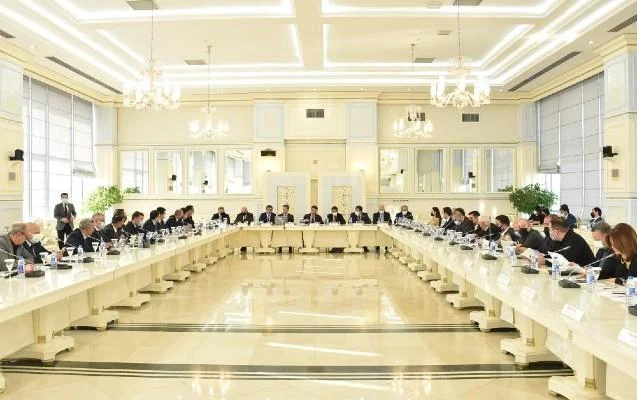 "Media haqqında" qanun layihəsi parlamentdə müzakirəyə çıxarıldı 