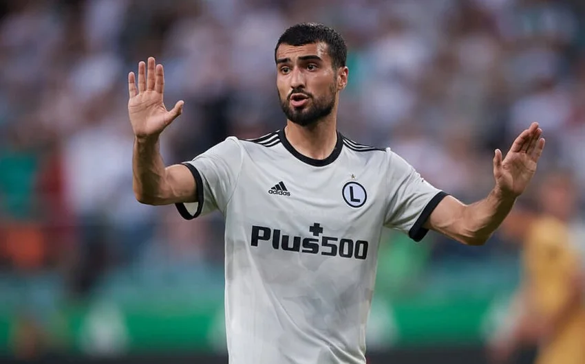 Mahir Emreliyə 2 milyonluq təklif var - İddia 