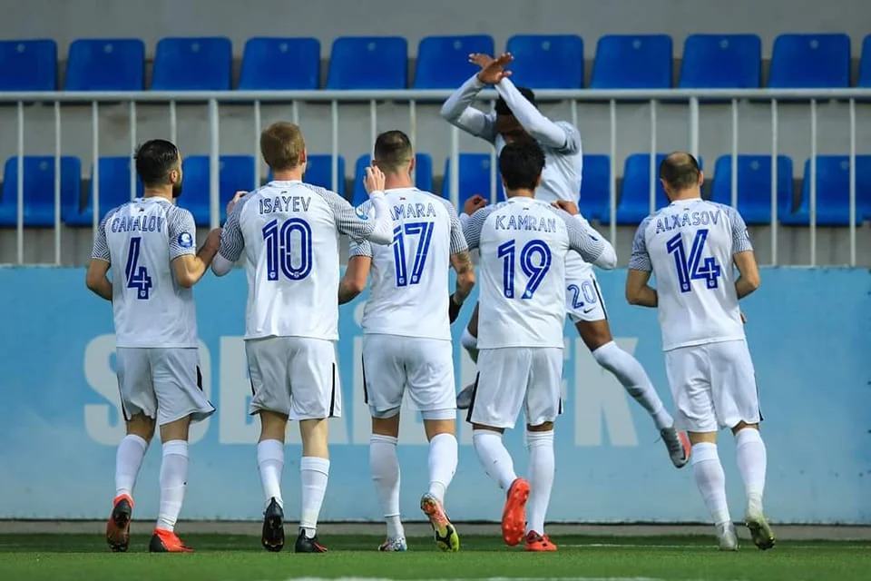 "Sabah" "Qarabağ"a "əlcək atdı" 