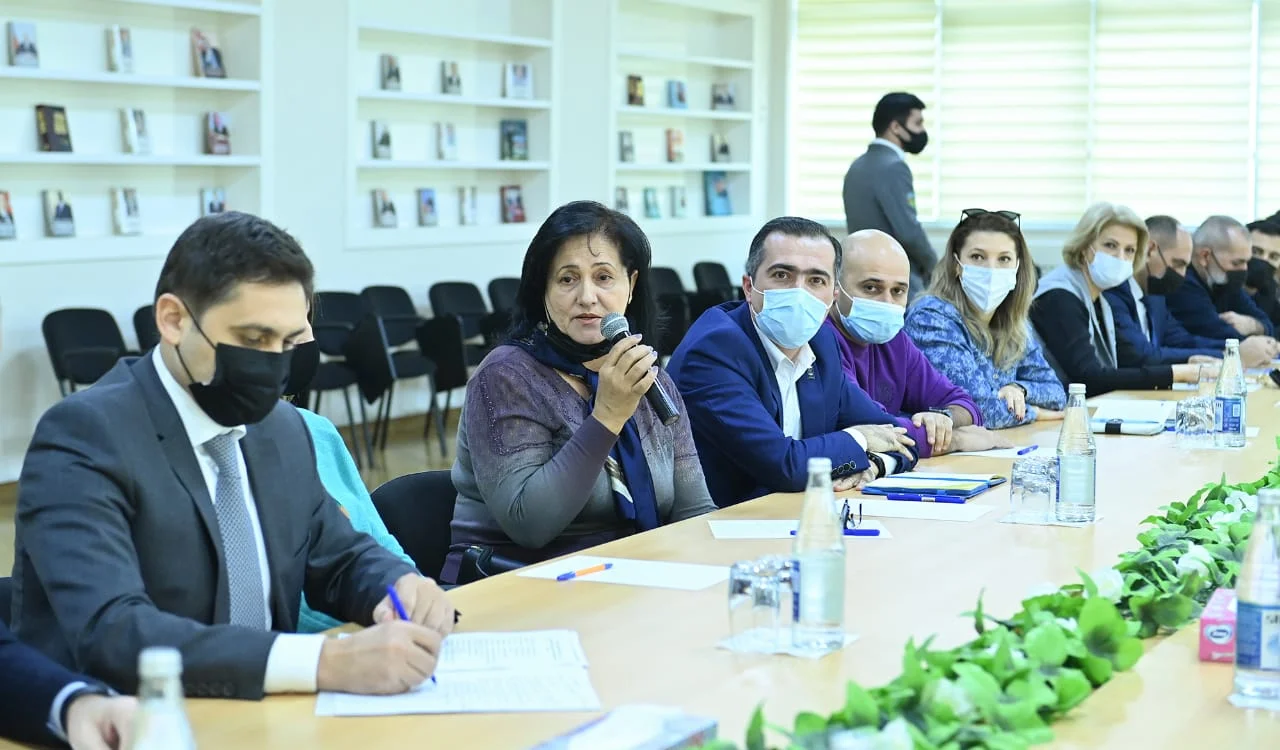 Federasiya Prezidenti basketbol ictimaiyyəti ilə görüş keçirdi 