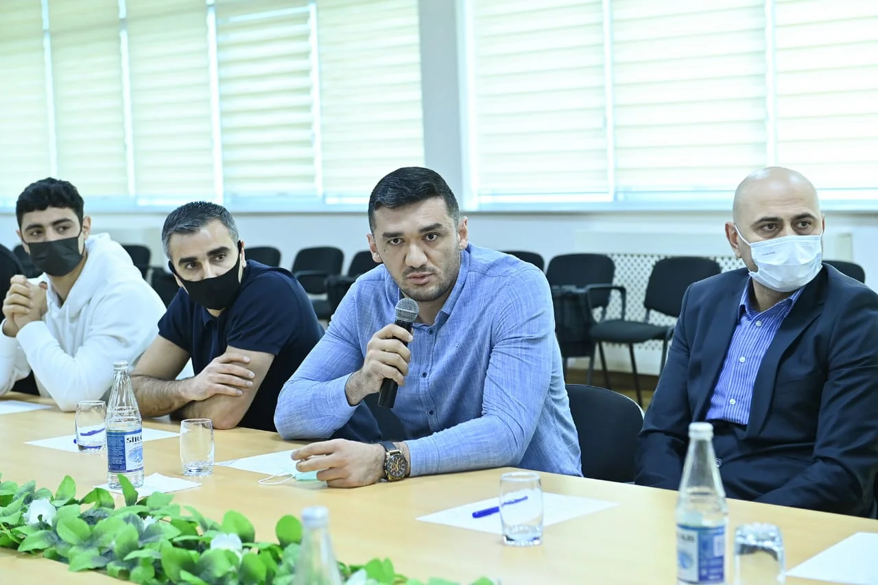 Federasiya Prezidenti basketbol ictimaiyyəti ilə görüş keçirdi 