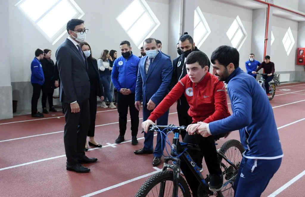 Fərid Qayıbov Azərbaycan Autizm Assosiasiyasının üzvləri ilə görüşdü 