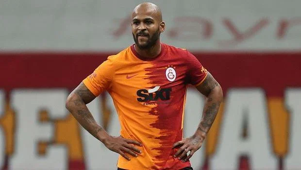 "Qalatasaray"lı ulduz avtomobil qəzasına düşdü 