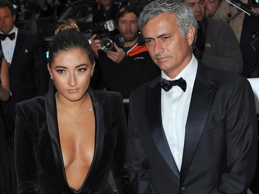 "Marsial qızıma açıq-saçıq fotolar göndərib" - Mourinyu 