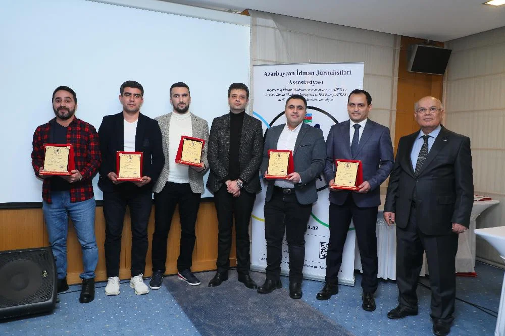 İlin laureatları mükafatlandırıldı - FOTOLAR 