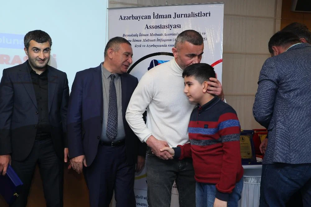 İlin laureatları mükafatlandırıldı - FOTOLAR 