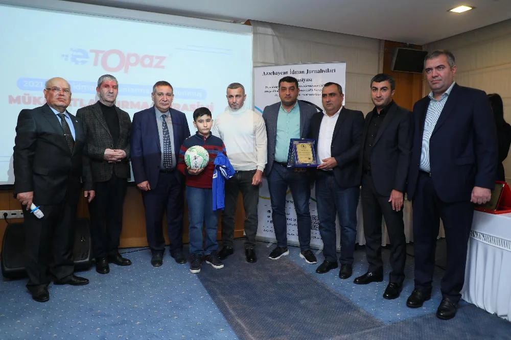 İlin laureatları mükafatlandırıldı - FOTOLAR 