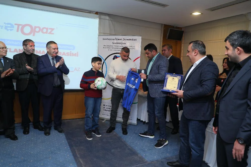İlin laureatları mükafatlandırıldı - FOTOLAR 