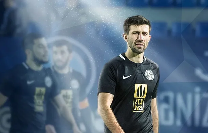 Azərbaycanlı futbolçu karyerasını bitirdi 