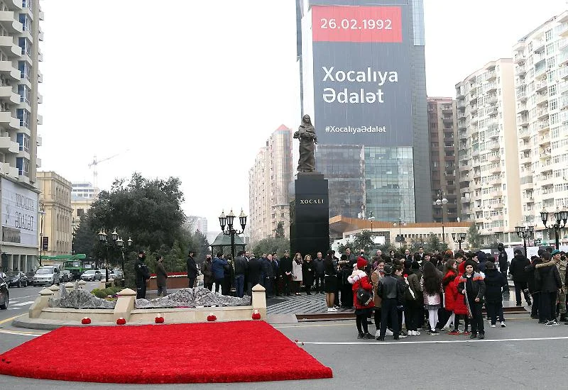 De Byazi Xocalı qurbanlarının xatirə abidəsini ziyarət etdi - FOTOLAR 