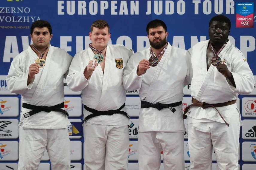 Cüdoçumuzdan bürünc medal 