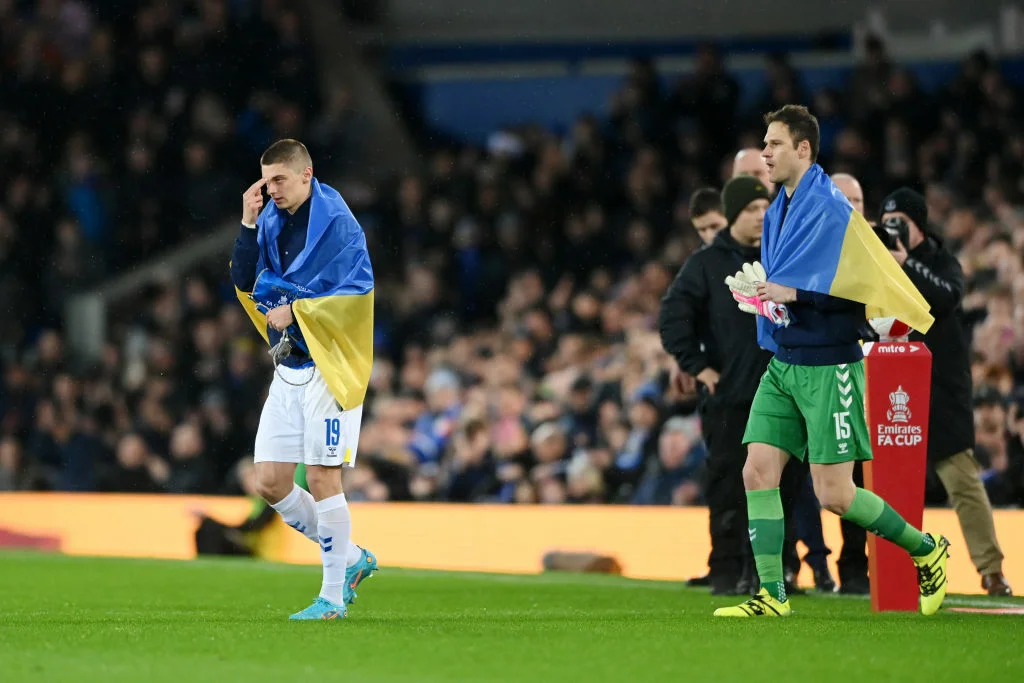 "Everton"dan Mikolenkoya və Ukraynaya dəstək - FOTOLAR 