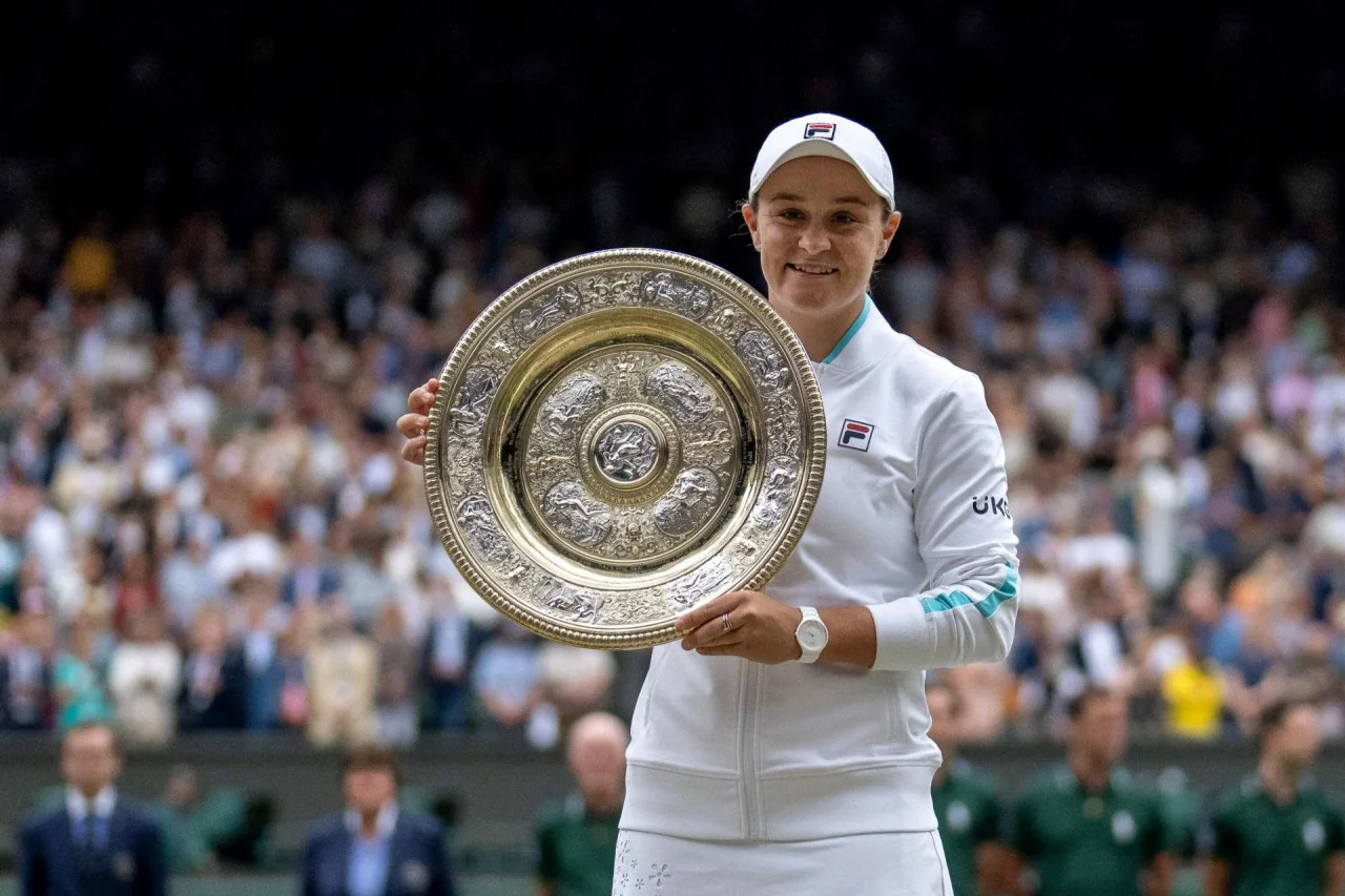 Qadın tennis ulduzundan şok qərar 