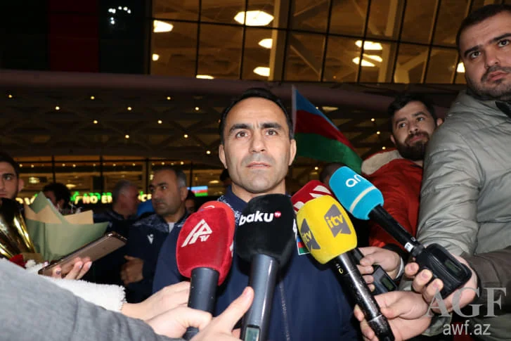 Avropa çempionu olan millimiz Vətənə döndü 