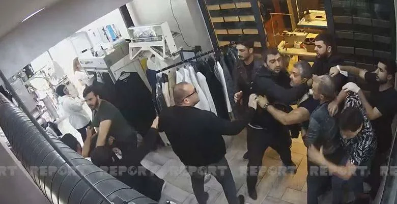 Federasiya prezidenti obyekt sahibini döydü - Bakıda 