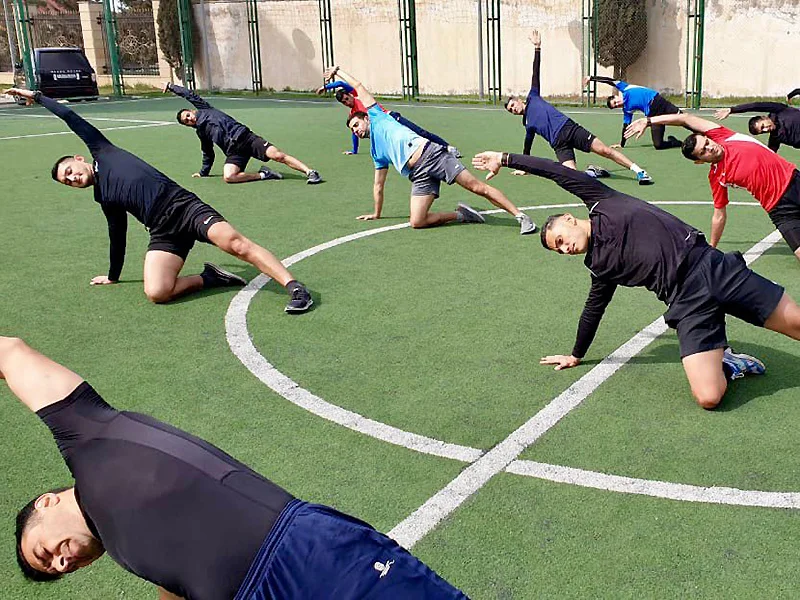 UEFA fizioterapevti hakimlərə təlim keçdi 