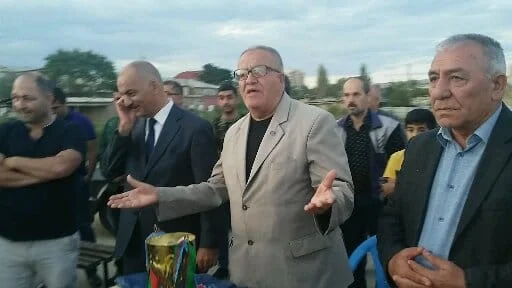 Davudov nazirə "Quran" hədiyyə etdi 