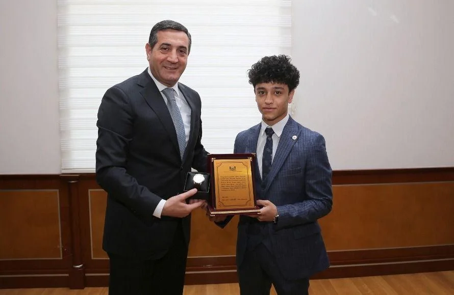 Avropa çempionatında medal qazanan boksçu qardaşlar mükafatlandırıldı - FOTOLAR 