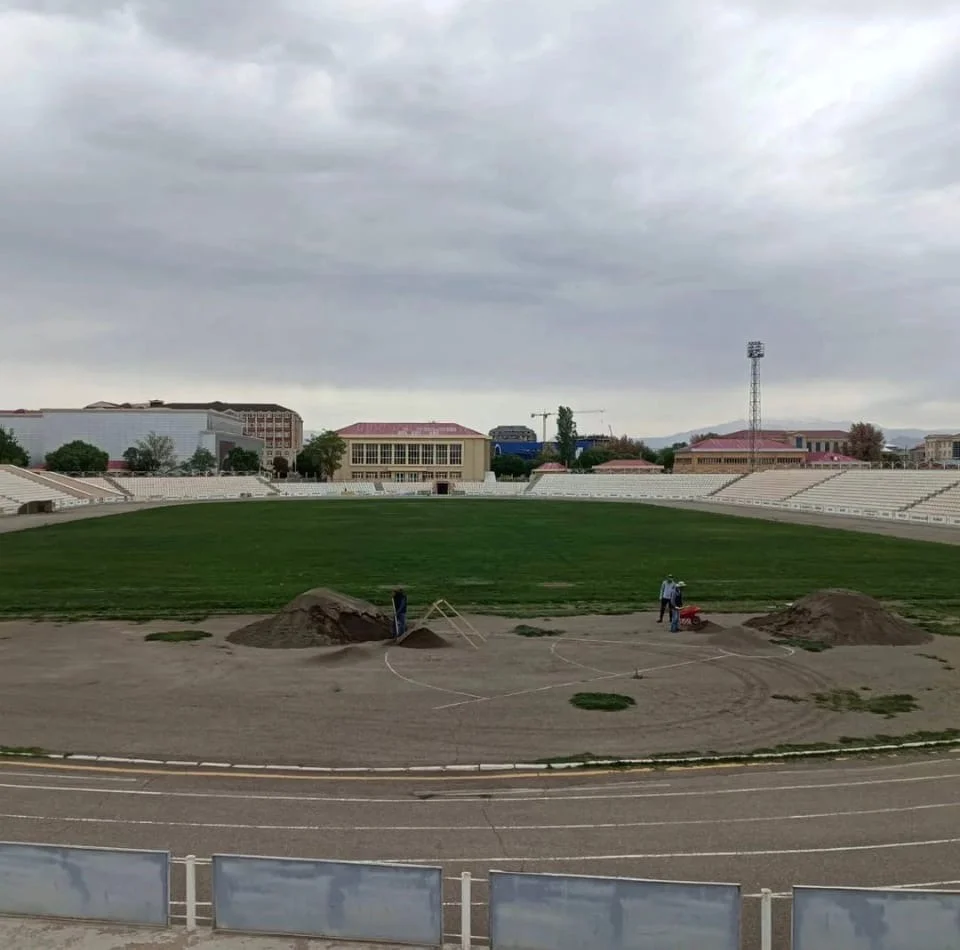“Araz-Naxçıvan” stadionunu I Diviziona hazırlayır - FOTOLAR 