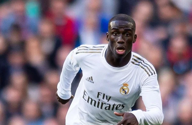 Layiq olduğundan az maaş alan 10 top-futbolçu 