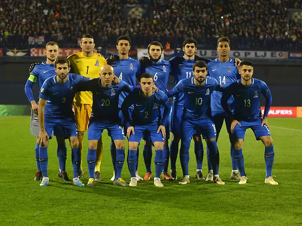De Byazi 15 futbolçu ilə başlayacaq 