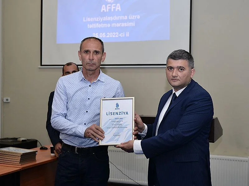 Premyer Liqada iştirak edəcək klublara lisenziyalar təqdim edildi 