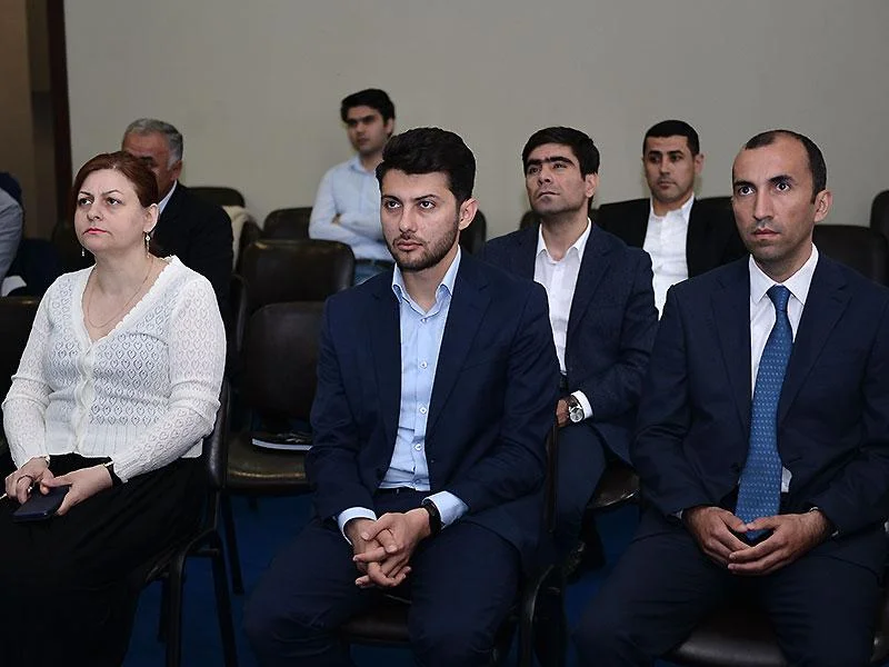 Premyer Liqada iştirak edəcək klublara lisenziyalar təqdim edildi 