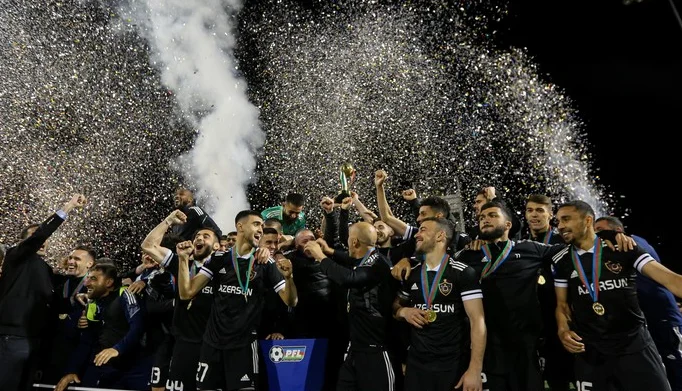 “Qarabağ”ın kuboku Abdulbari Gözələ təqdim edildi 