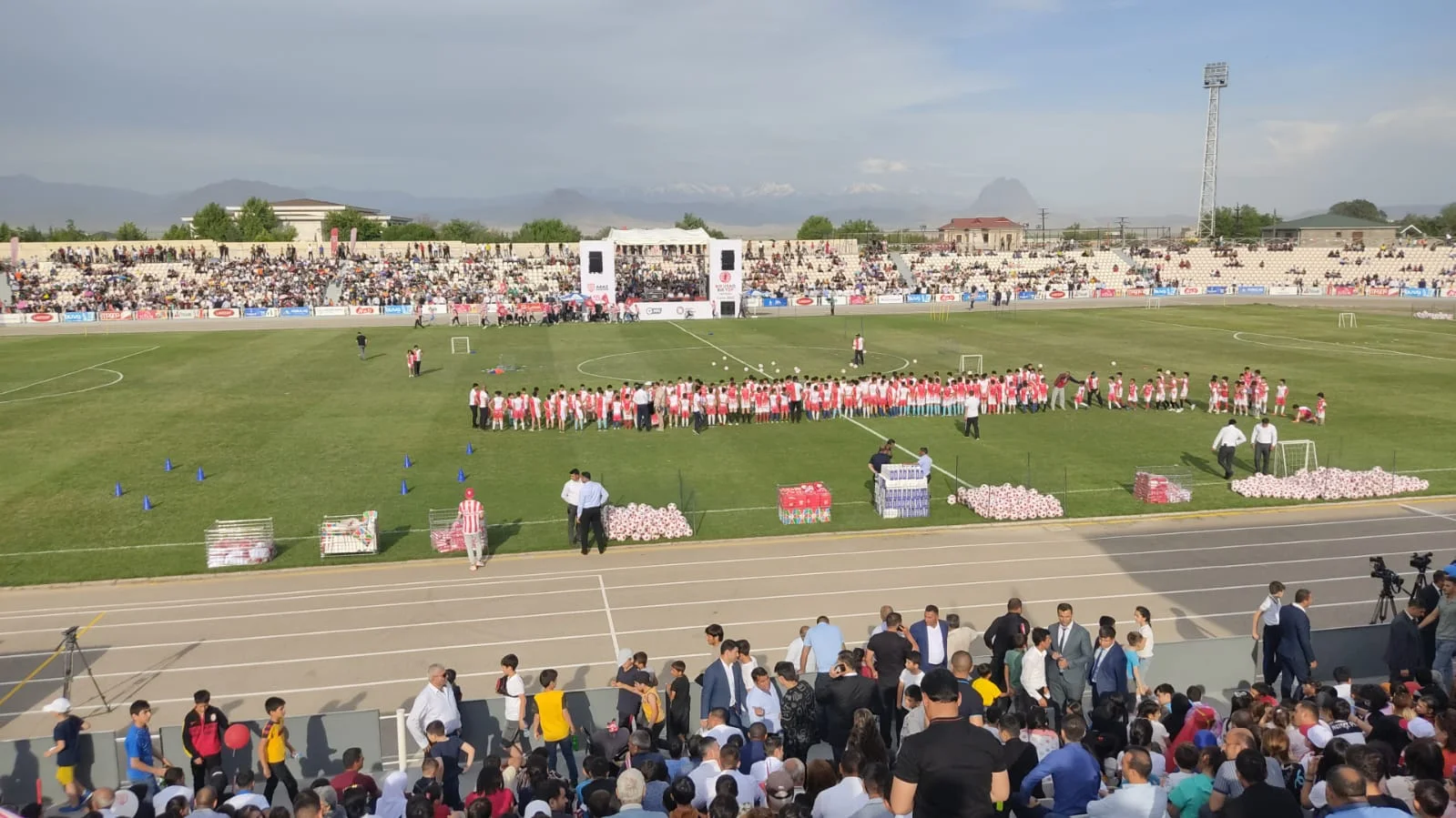 “Bir uşaq-bir top" festivalı başa çatdı - FOTO 