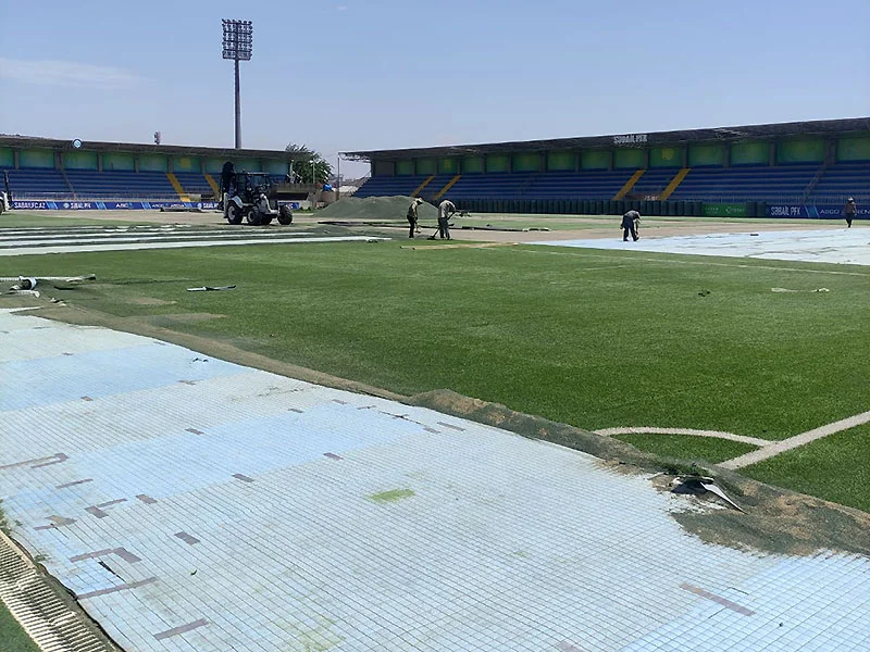 "Səbail"ə məxsus stadionun süni örtüyü dəyişdirilir - FOTOLAR 