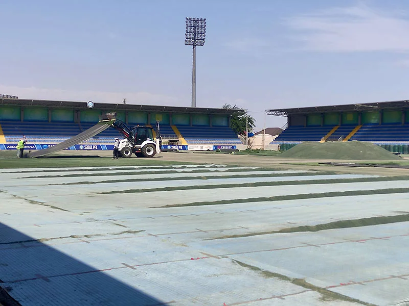"Səbail"ə məxsus stadionun süni örtüyü dəyişdirilir - FOTOLAR 