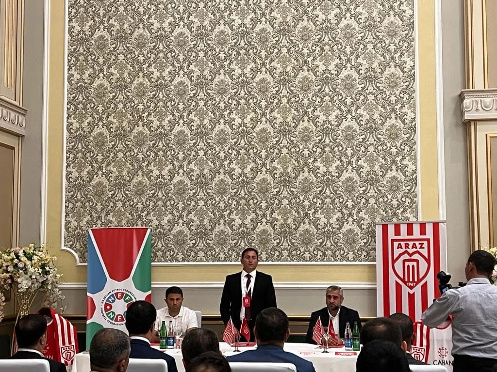 Naxçıvanda klub rəsmilərinin təqdimatı keçirildi - FOTOLAR 