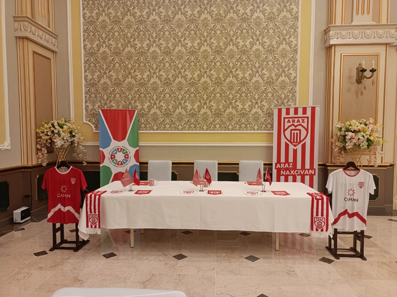 Naxçıvanda klub rəsmilərinin təqdimatı keçirildi - FOTOLAR 