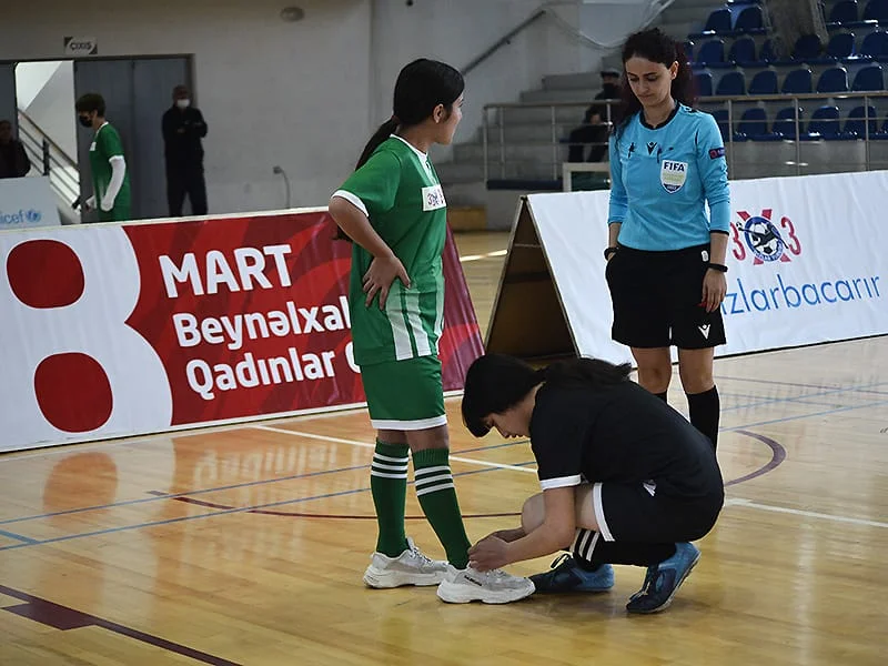 Xanım FİFA referisi: "Futbolçu ilə ailə həyatı qurmaq istəmərəm" 