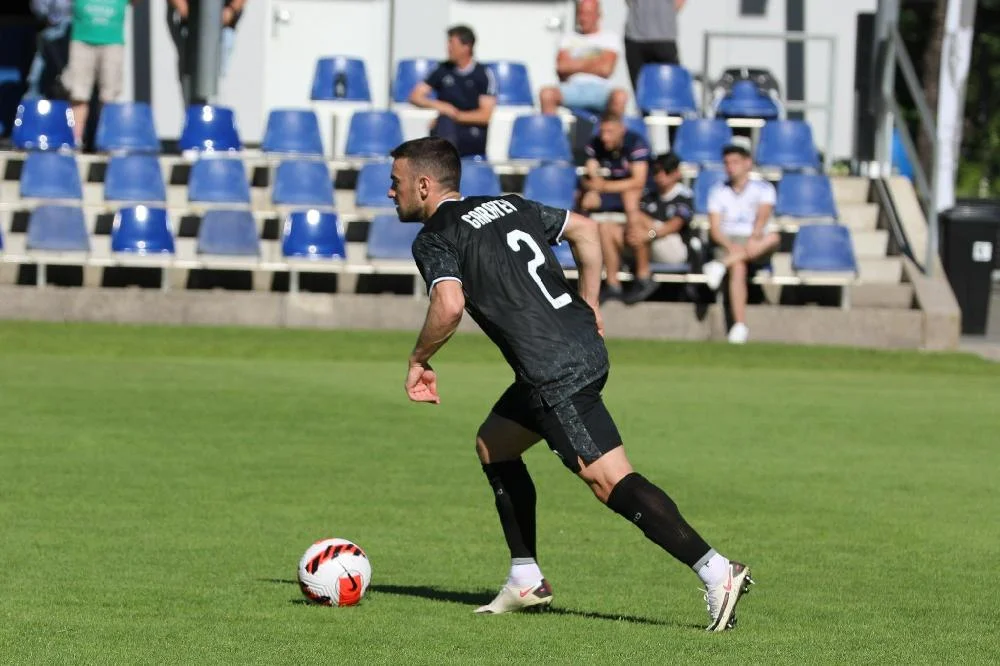 "Qarabağ"ın oyunu fotolarda 