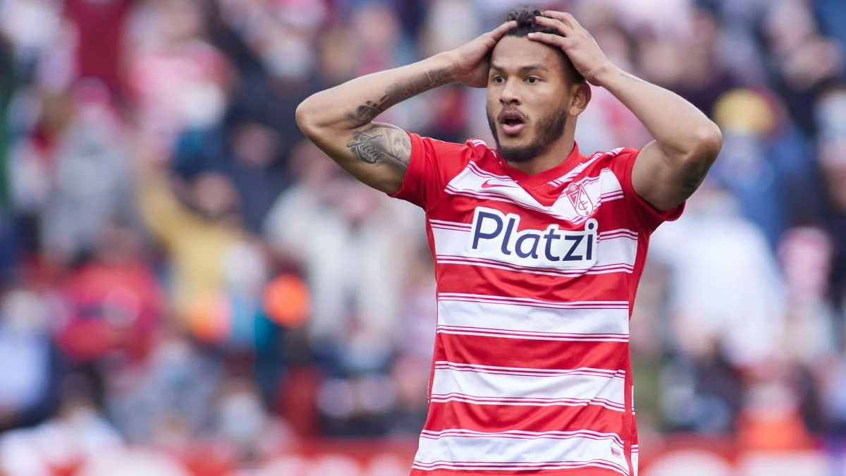 Fransa klubu Luis Suaresi transfer etdiyini açıqladı 