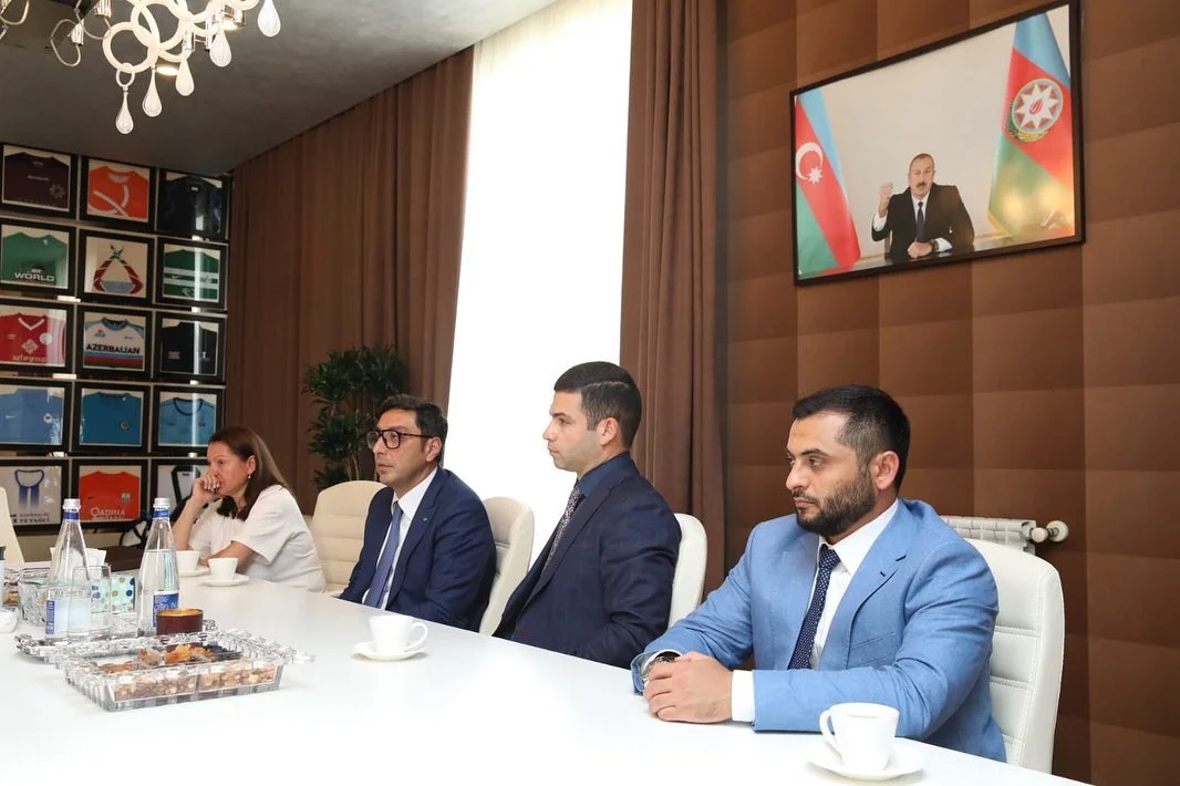 Nazir beynəlxalq federasiya rəhbərləri ilə görüşdü 