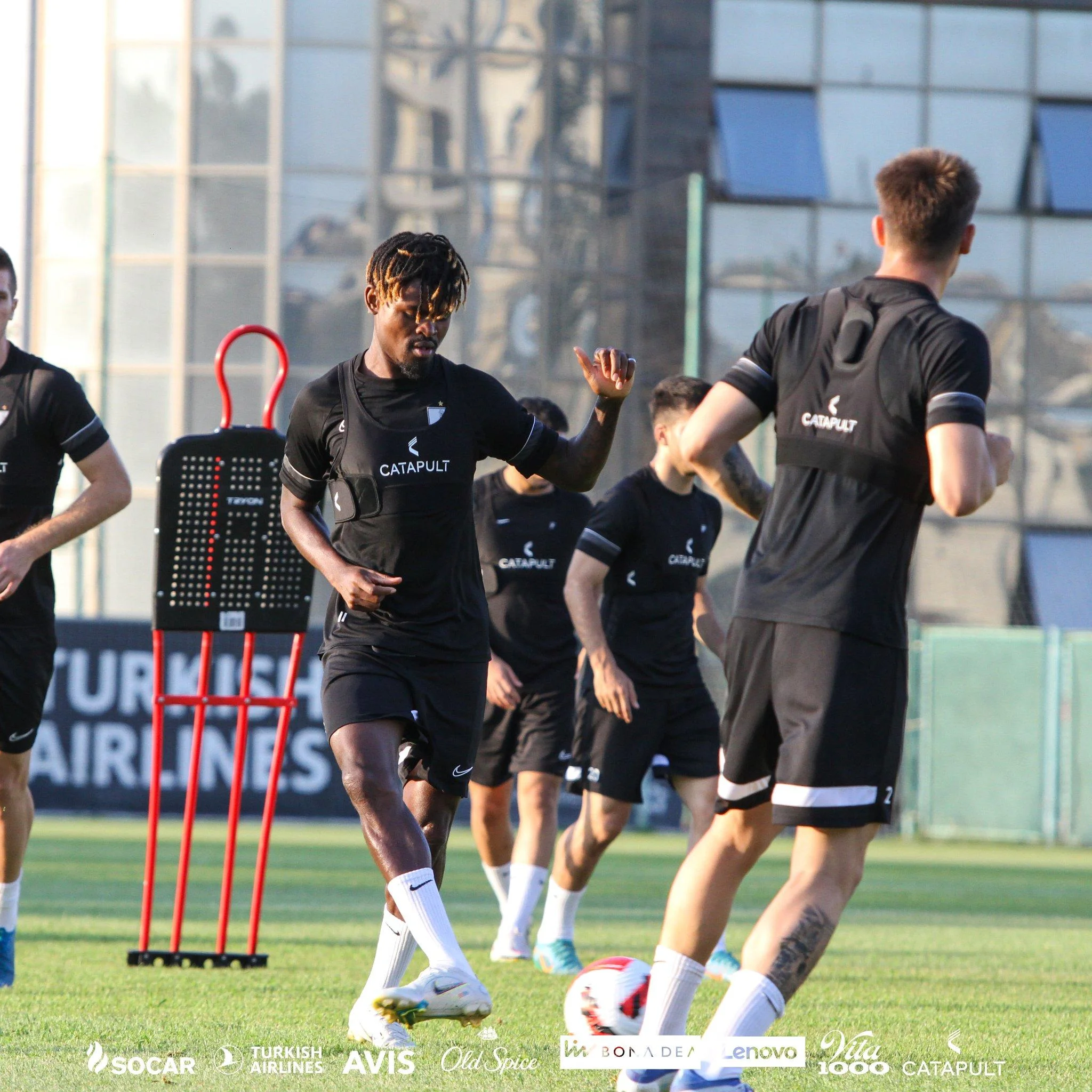 "Neftçi" "Rapid" ilə oyuna hazırlaşır - FOTOLAR 