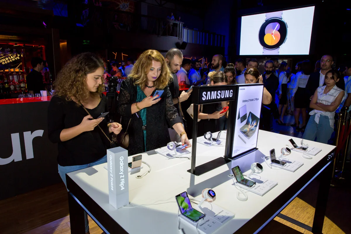 Ulduzların əhatəsində Samsung-un təqdimatı! - FOTOLAR 
