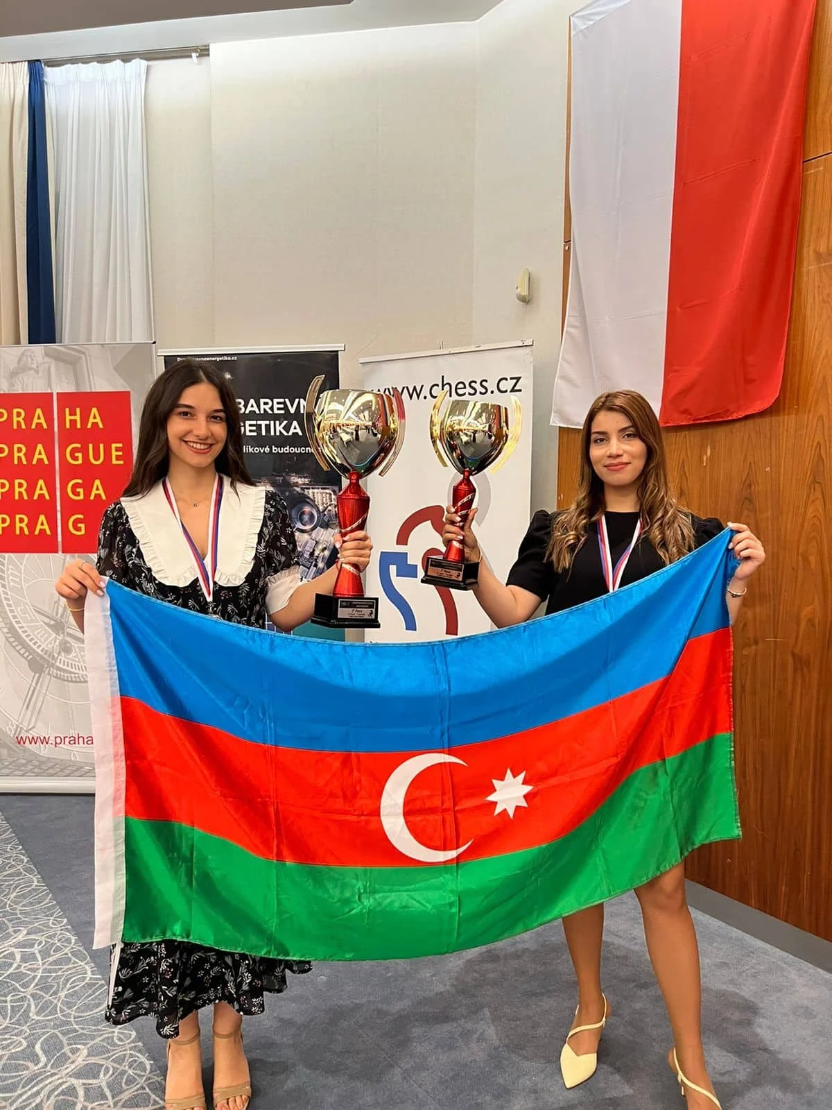 Tarixi ilkə imza atan şahmatçılarımızın mükafatlandırmasından FOTOLAR 