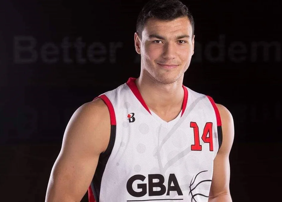 Azərbaycan basketbolçusu AVRO-2022-nin posterində 