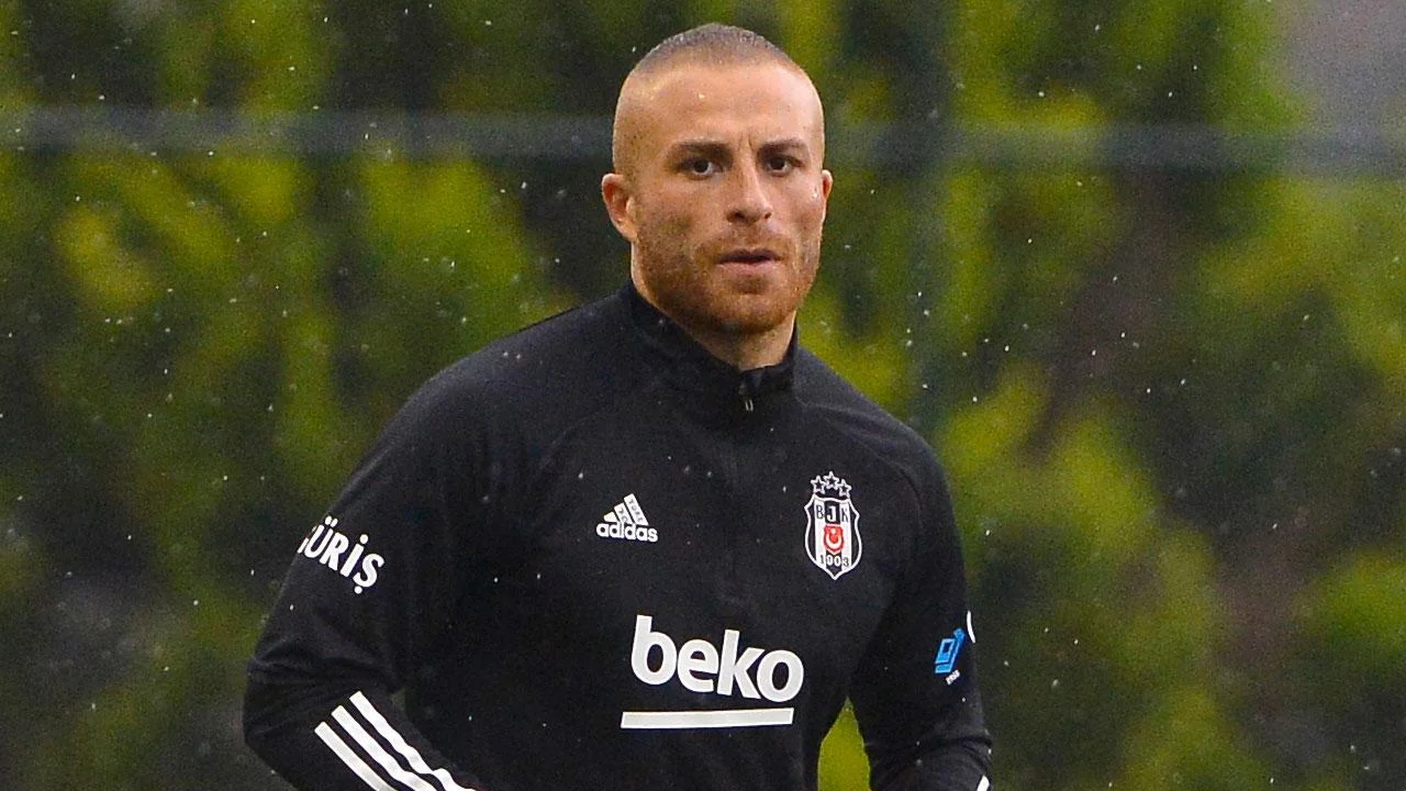 Sabiq "Beşiktaş"lı digər Super Liqa klubuna keçdi 