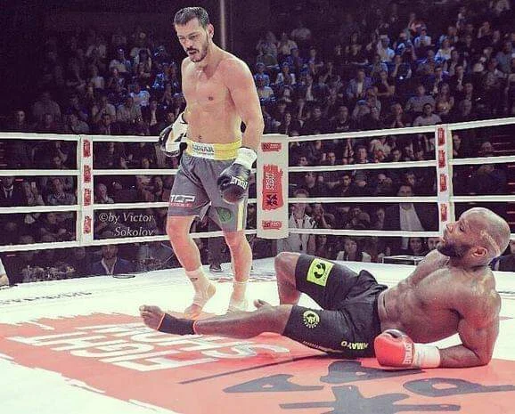 Zabit Səmədov vida döyüşündə nokautla qələbə qazandı 