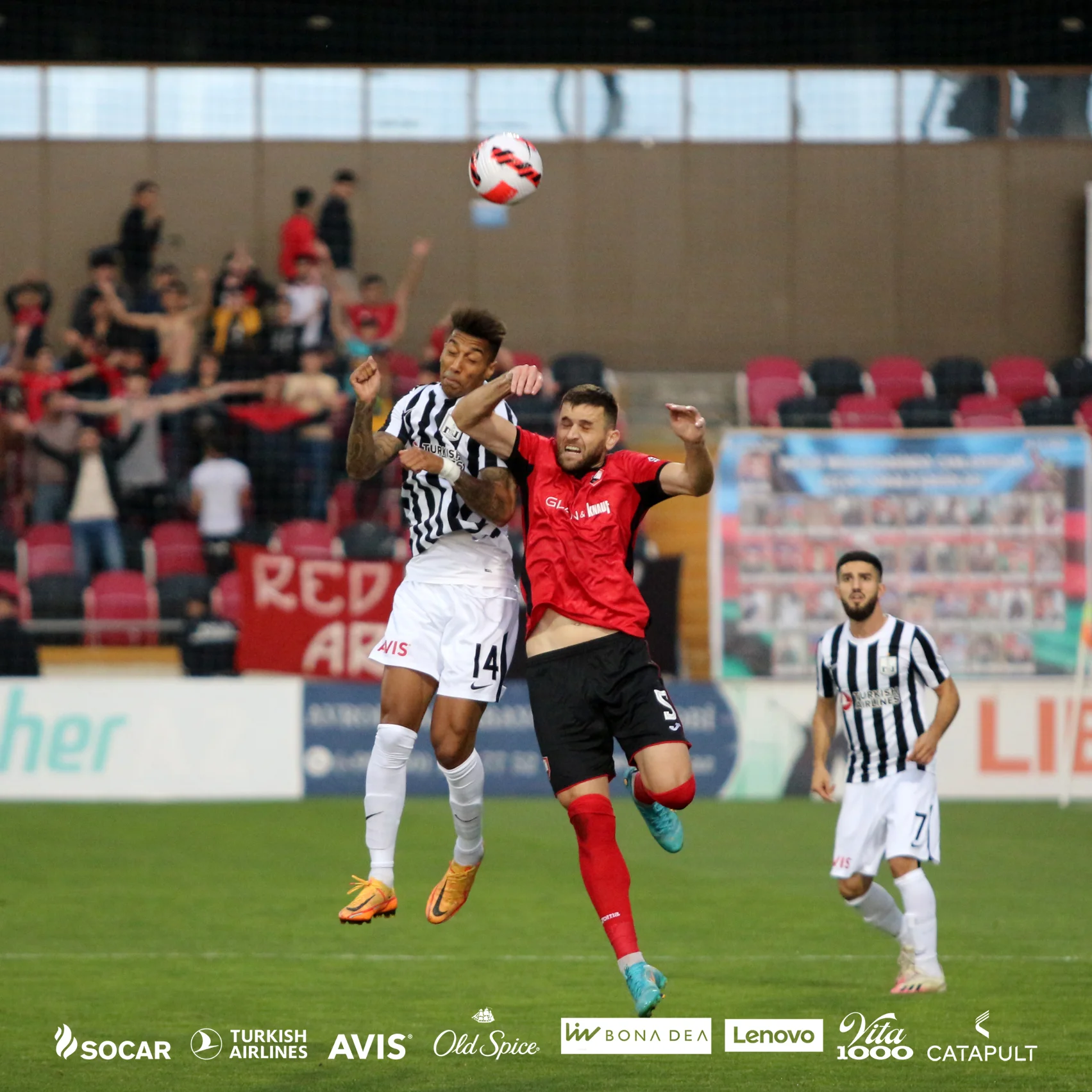 “Neftçi” səfərdə sevindi, “Qarabağ” öz meydanında – Tura baxış 