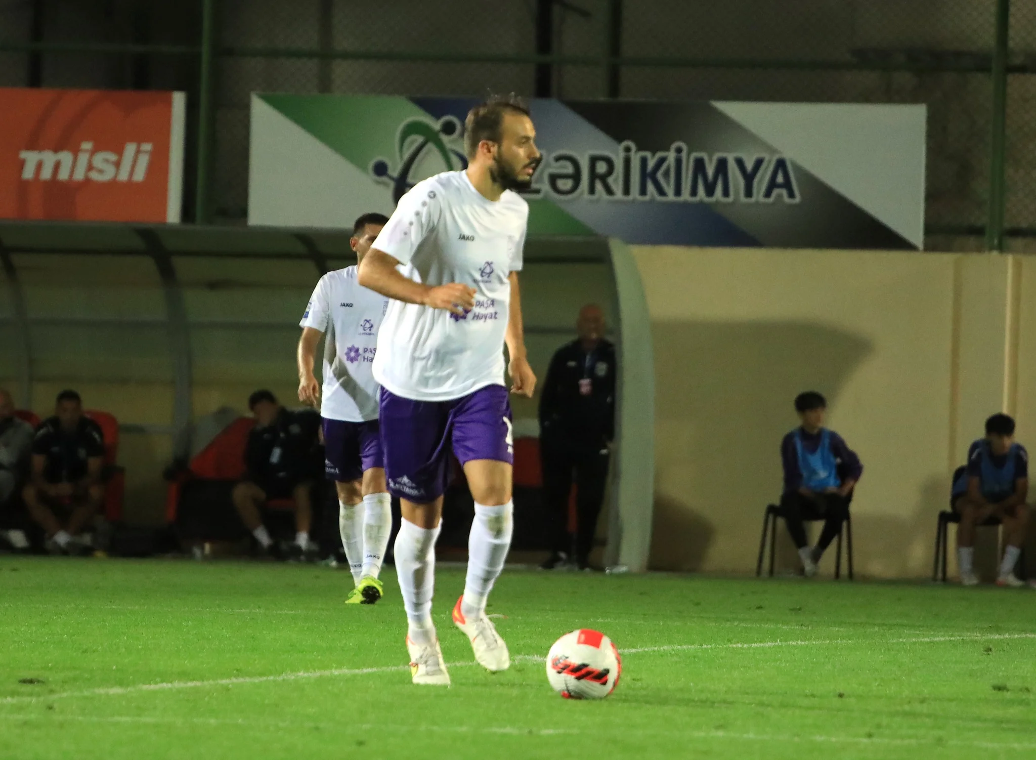 “Neftçi” səfərdə sevindi, “Qarabağ” öz meydanında – Tura baxış 