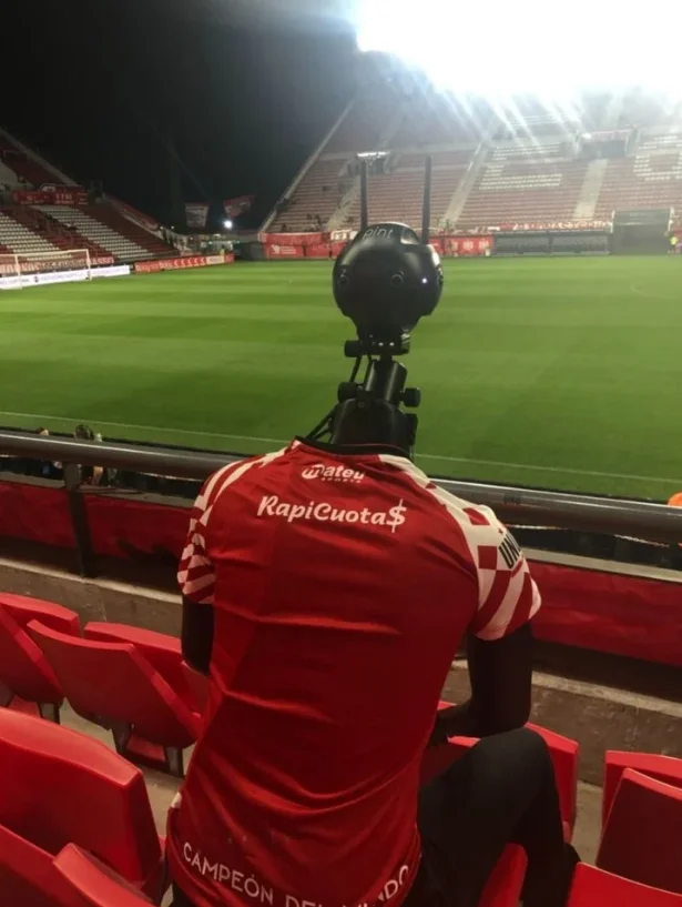 Futbol matçlarını insanların yerinə robotlar izləyəcək - FOTO 
